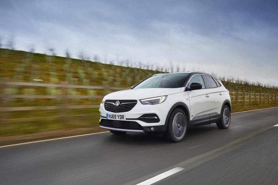  Vauxhall Grandland X Hybrid4 2020 года  (фото 37 из 40)
